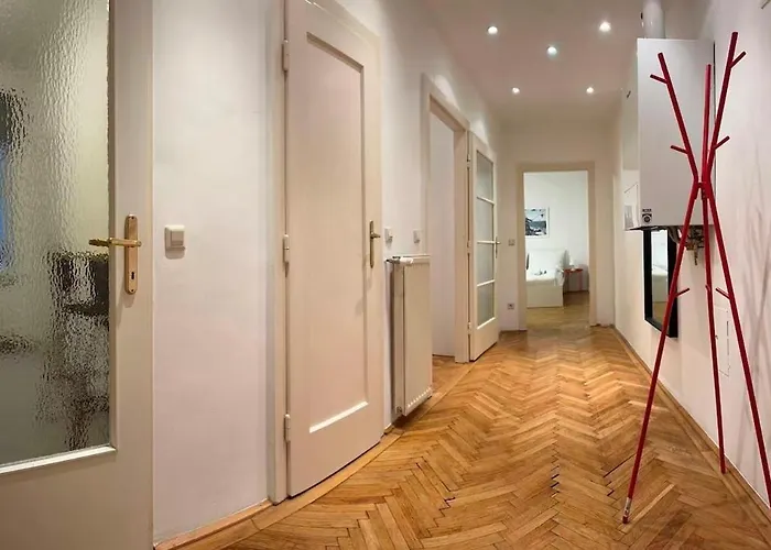 Daire Bright & Modern - Close To Center *